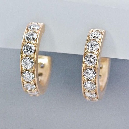Our pawn shop accepts diamonds